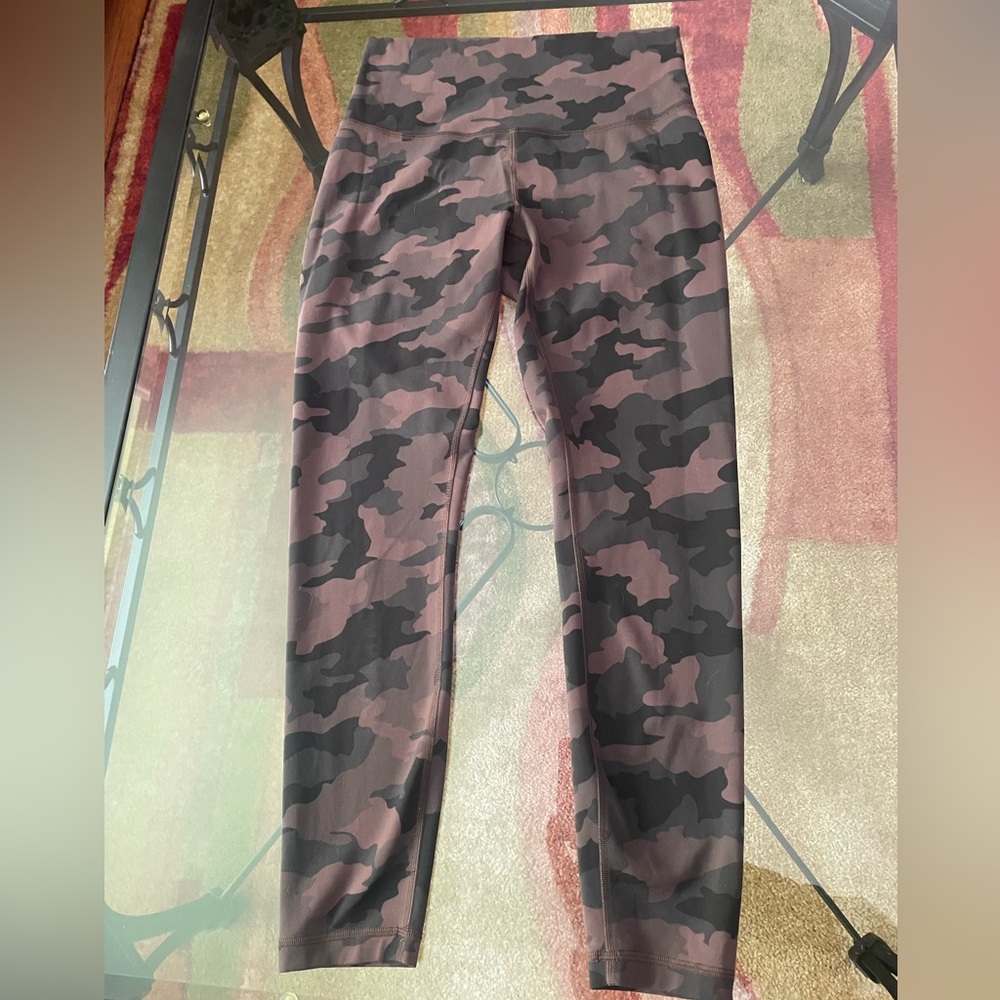 Lululemon Wunder Train High-Rise Tight 25"
Heritage 365 Camo Brown Earth Multi